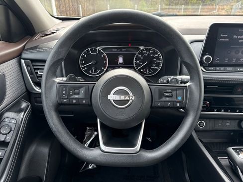 Used 2023 Nissan Rogue SV image 18