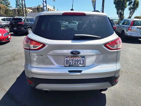 Used 2016 Ford Escape SE w/ Equipment Group 201A image 4