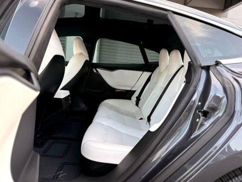 Used 2020 Tesla Model S Long Range Plus image 17