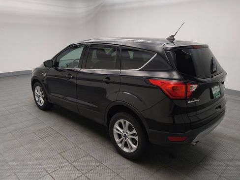 Used 2019 Ford Escape SE FWD image 3