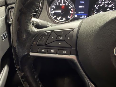 Used 2020 Nissan Rogue Sport SV w/ Technology Package image 10