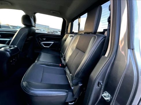 Used 2016 Nissan Titan SL image 24
