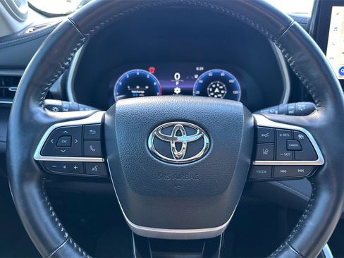 Used 2023 Toyota Highlander Limited image 26