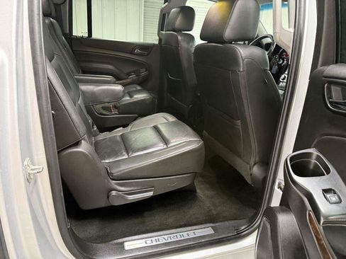 Used 2018 Chevrolet Suburban LT AWD/4WD image 38