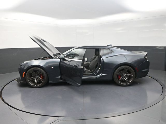 Used 2020 Chevrolet Camaro SS RWD image 39