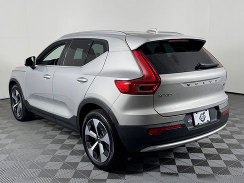 Certified 2025 Volvo XC40 B5 Plus AWD/4WD image 11