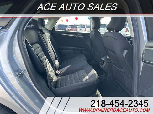 Used 2016 Ford Fusion SE image 7