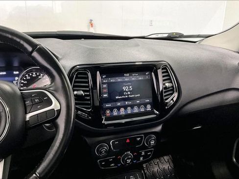 Used 2020 Jeep Compass Limited AWD/4WD image 9