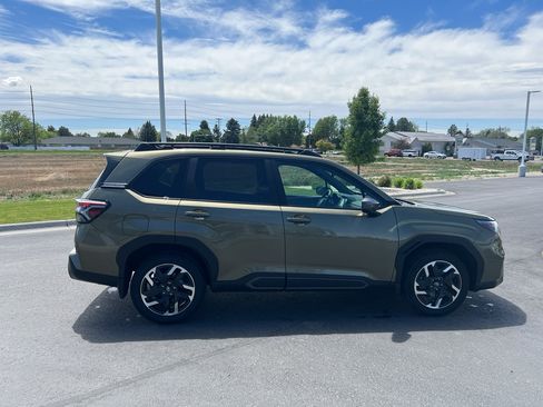 Used 2026 Subaru Forester Limited AWD/4WD image 5