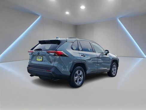 Used 2023 Toyota RAV4 XLE w/ Convenience Package image 5