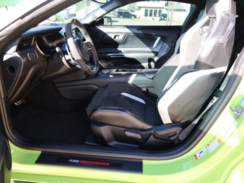 Used 2020 Ford Mustang Shelby GT500 w/ Technology Package image 48