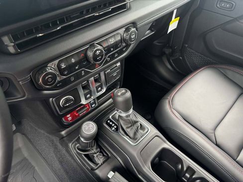 New 2025 Jeep Wrangler Rubicon image 23