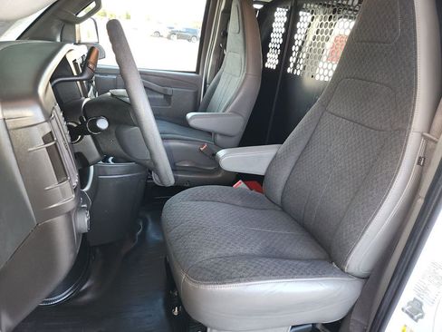 Used 2024 GMC Savana 2500 w/ Driver Convenience Package image 12