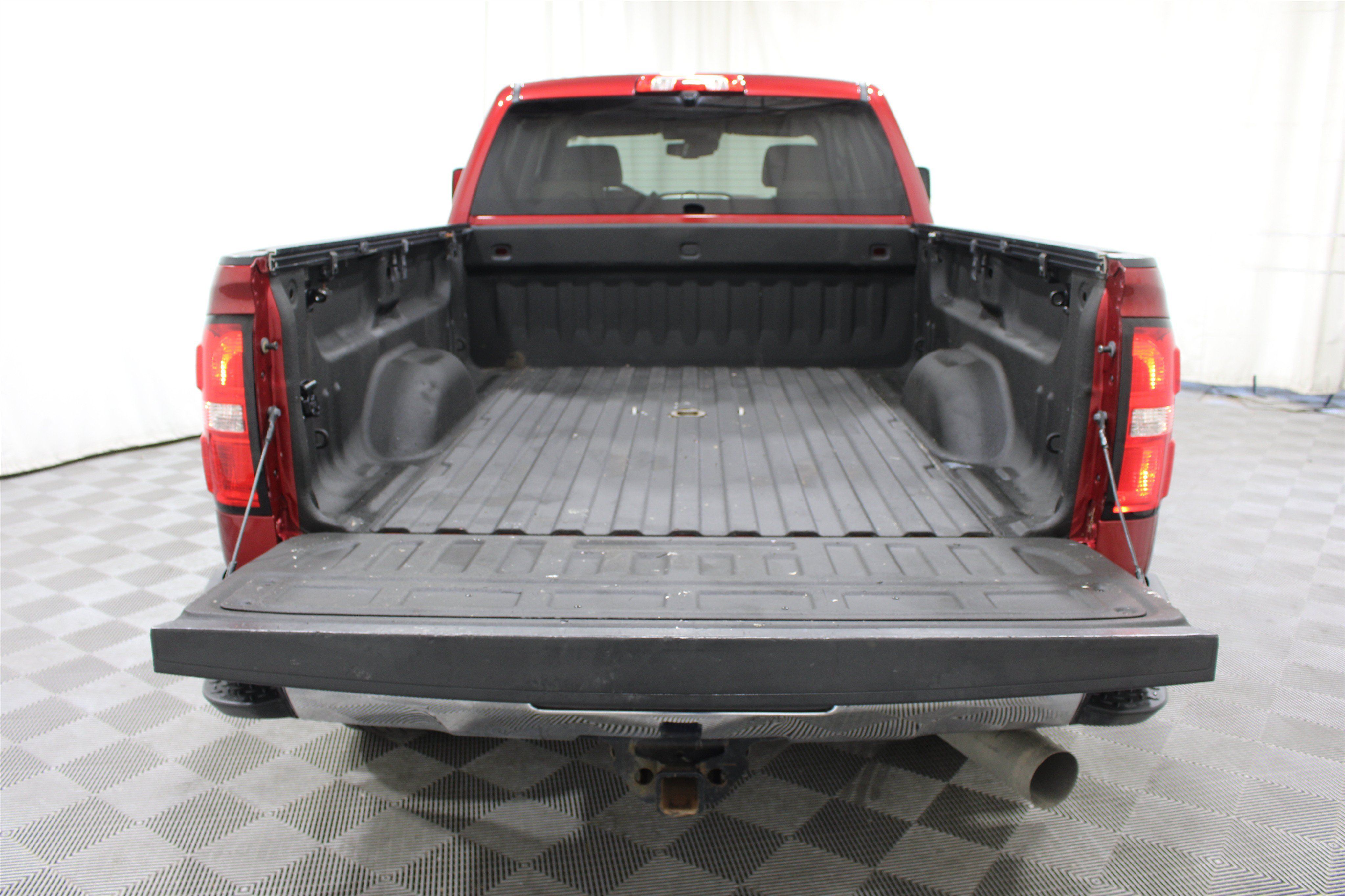 Used 2018 GMC Sierra 2500 SLT w/ Duramax Plus Package AWD/4WD image 22