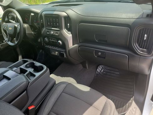 Used 2023 Chevrolet Silverado 1500 Custom AWD/4WD image 39