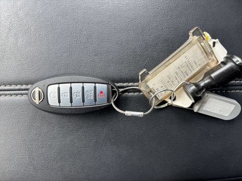Used 2025 Nissan Altima 2.5 SV FWD image 17