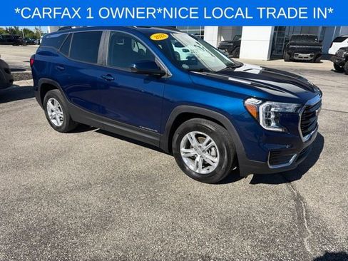 Used 2023 GMC Terrain SLE w/ Driver Convenience Package FWD image 2