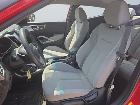 Used 2013 Hyundai Veloster FWD image 10