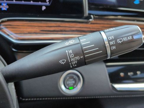 Certified 2024 Cadillac Escalade Premium Luxury w/ Performance Package image 27