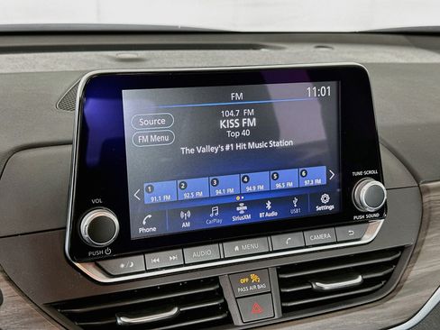 Used 2025 Nissan Altima 2.5 SV FWD image 21
