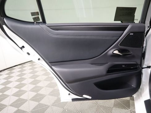Used 2025 Lexus ES 300h w/ Accessory Package (Z1) FWD image 27