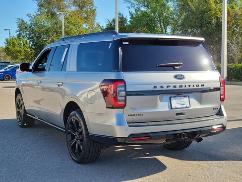 Used 2022 Ford Expedition Max Limited image 4