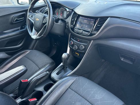 Used 2022 Chevrolet Trax LT w/ Sport Edition AWD/4WD image 16