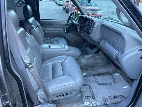 Used 1999 Chevrolet Suburban 4WD image 14