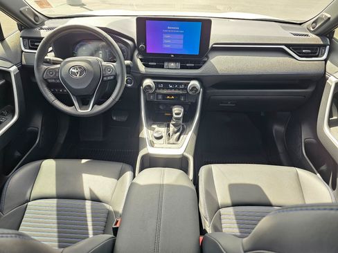 Used 2025 Toyota RAV4 XSE w/ Advanced Technology Package AWD/4WD image 15