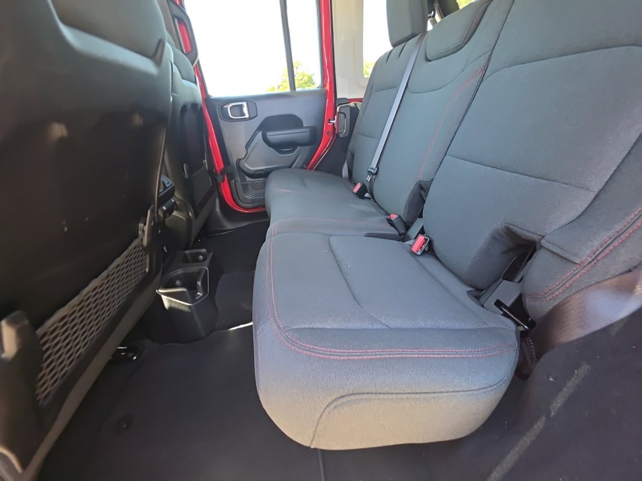 Used 2026 Jeep Wrangler Unlimited Rubicon AWD/4WD image 24