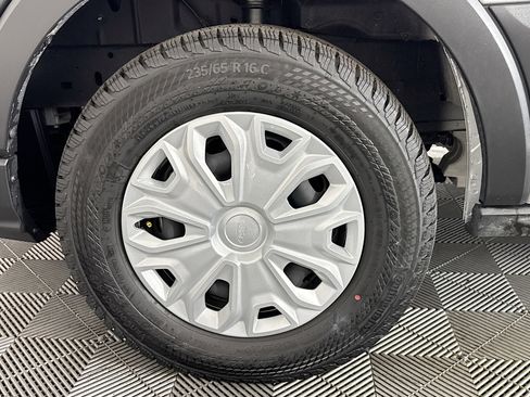 Used 2023 Ford E-Transit Low Roof image 33