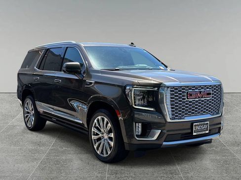 Used 2021 GMC Yukon Denali w/ Denali Premium Package AWD/4WD image 9