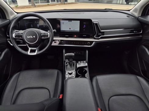Used 2025 Kia Sportage EX FWD image 18