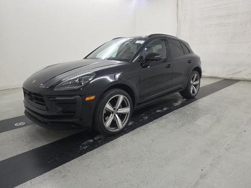 Used 2024 Porsche Macan AWD/4WD image 1