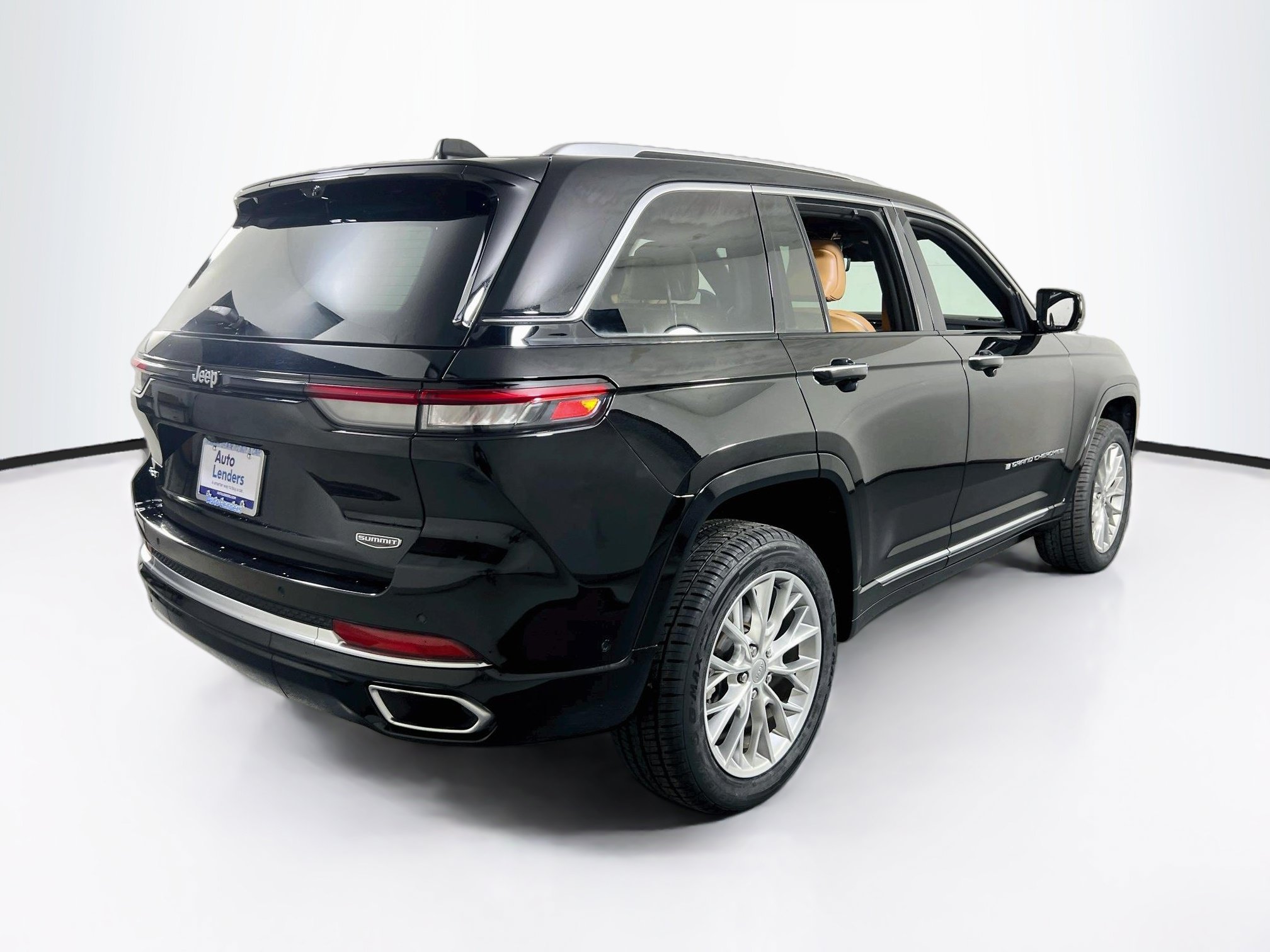 Used 2023 Jeep Grand Cherokee Summit w/ Adv Protech Group IV AWD/4WD image 5