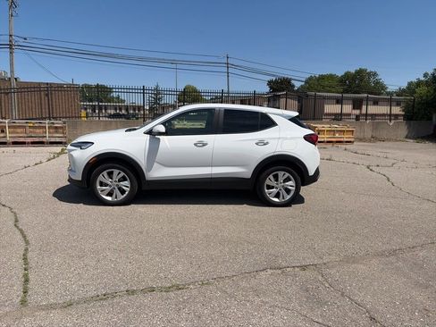 Used 2024 Buick Encore GX Preferred AWD/4WD image 5