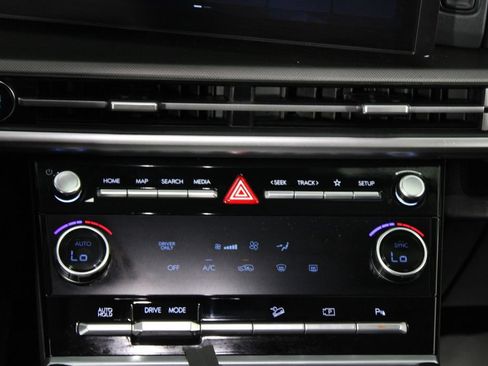 Certified 2026 Hyundai Santa Fe SE FWD image 23