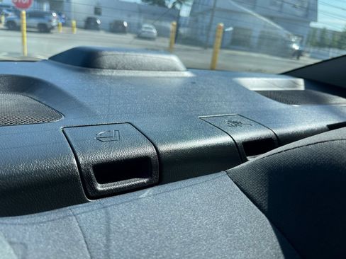 Used 2025 Nissan Altima 2.5 SV FWD image 33