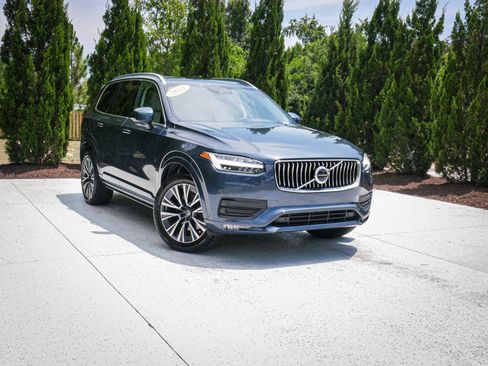 Used 2022 Volvo XC90 T5 Momentum w/ Climate Package AWD/4WD image 2