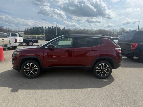 Used 2022 Jeep Compass Limited image 9