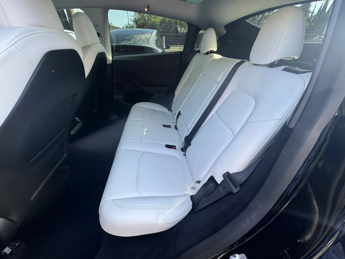 Used 2025 Tesla Model Y Long Range RWD image 12