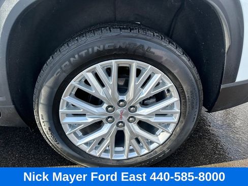 Used 2024 GMC Acadia Elevation image 11