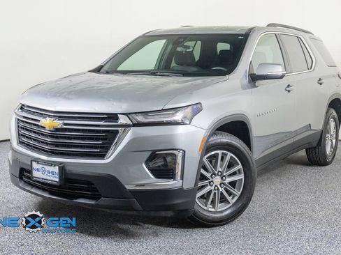 Used 2023 Chevrolet Traverse LT w/ LPO, Floor Liner Package AWD/4WD image 3