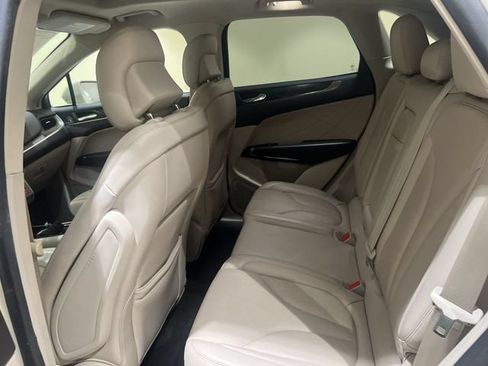 Used 2018 Lincoln MKC Reserve FWD image 24