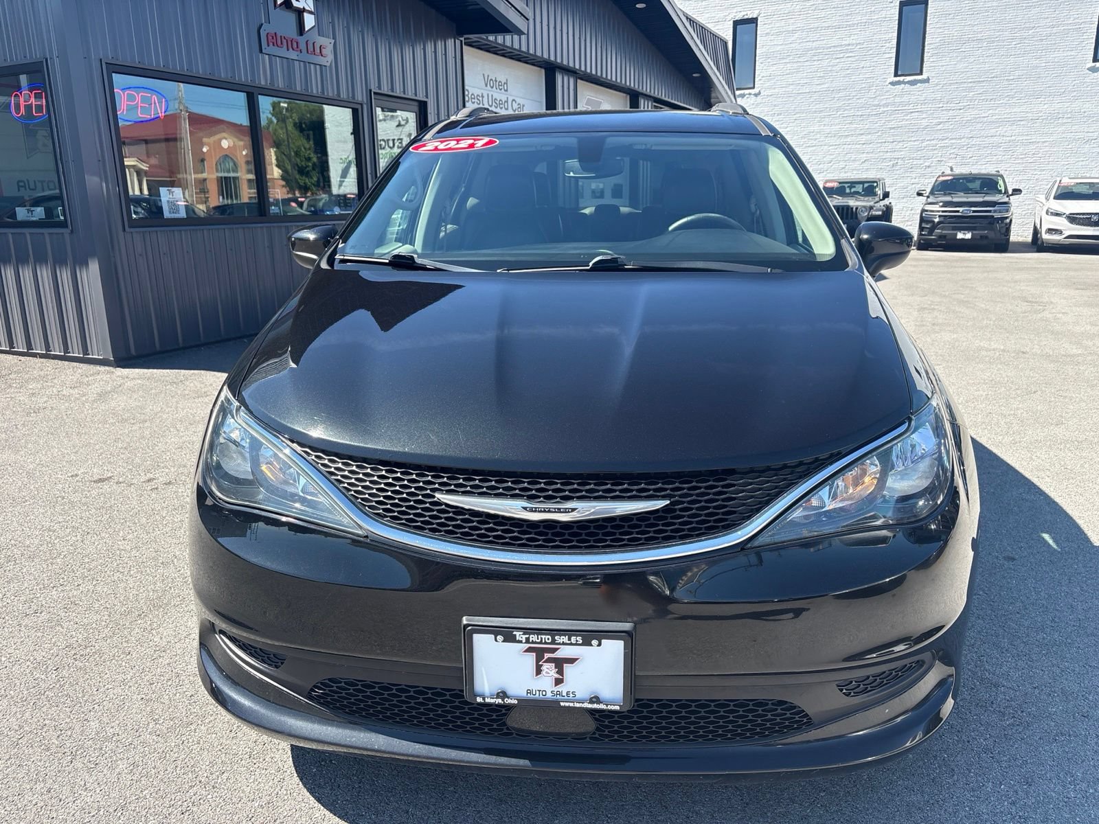 Used 2021 Chrysler Voyager Lxi FWD image 8