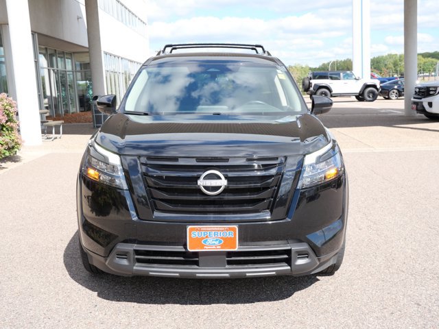 Used 2023 Nissan Pathfinder SV w/ Black Appearance Package AWD/4WD image 2