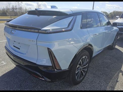Used 2025 Cadillac Lyriq Sport RWD image 9