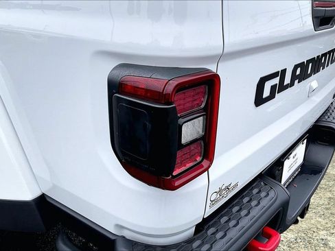 Used 2020 Jeep Gladiator Rubicon AWD/4WD image 24