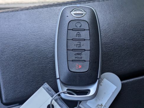 Used 2024 Nissan Rogue SV FWD image 31