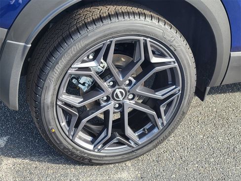 New 2026 Nissan Kicks SR image 3